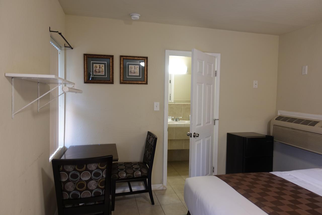 Baycities Motel