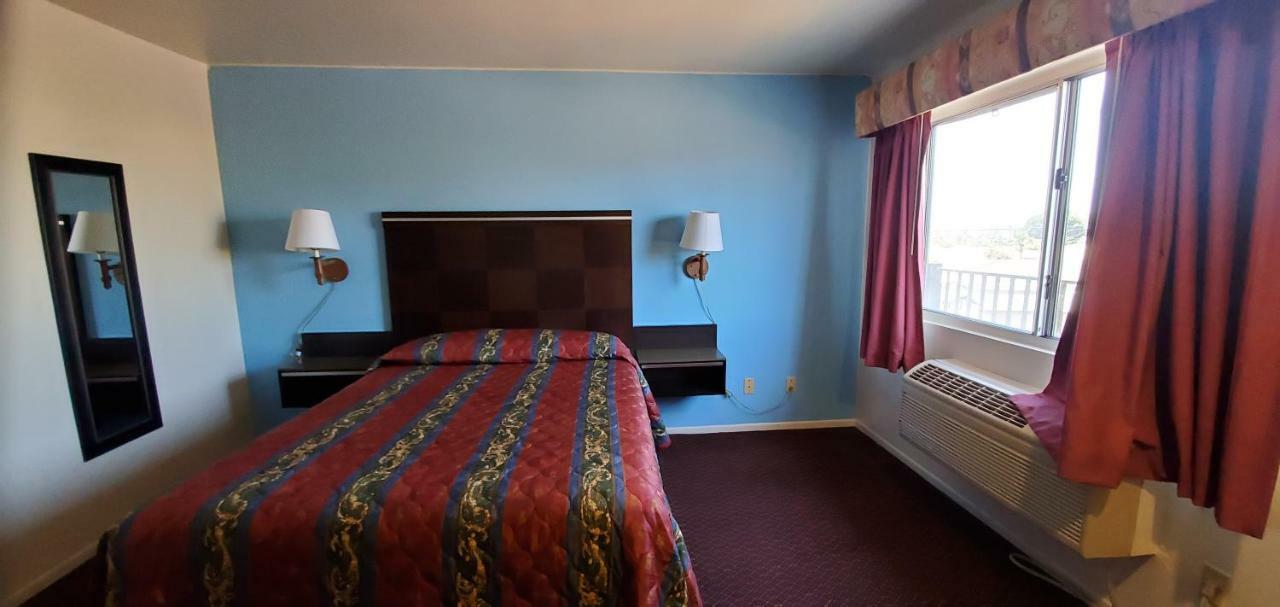 Baycities Motel *