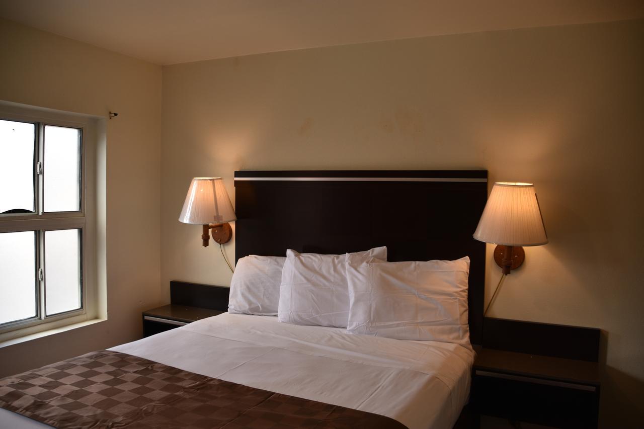 Baycities Motel